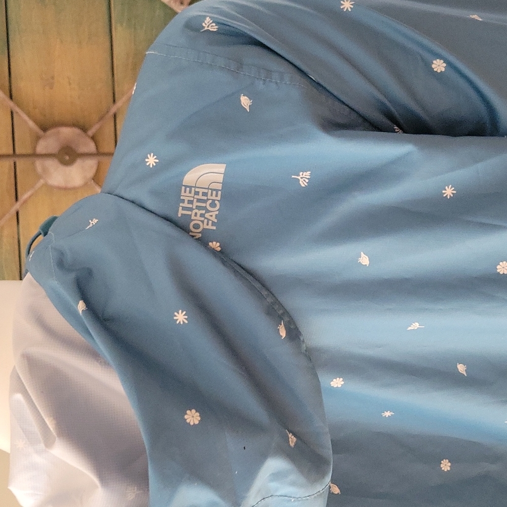 North Face Fanorak hooded jacket - Picture 7 of 16